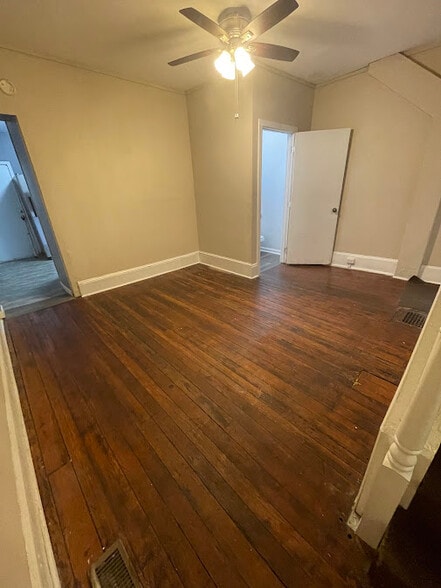 Dining Room w/ Half Bathroom - 4224 Powelton Ave
