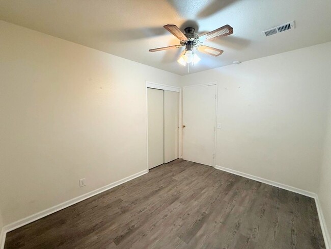 Building Photo - 3158 El Capitan Ave