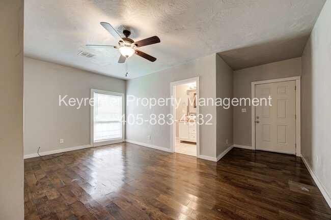 Building Photo - Charming Newly Updated 2 Bed, 2 Bath Home in the Heart of OKC!