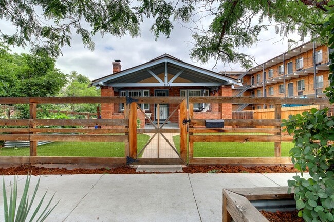 Building Photo - 803 E Ellsworth Ave