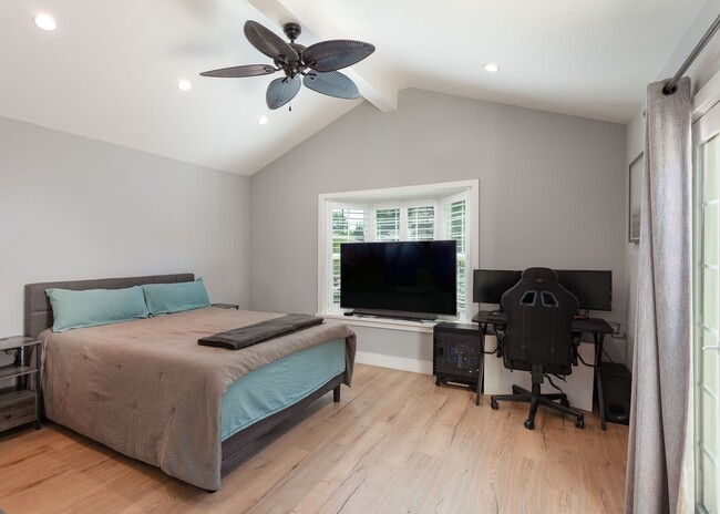 Building Photo - *Unfurnished* Gorgeous 4-Bed Oasis with Po...
