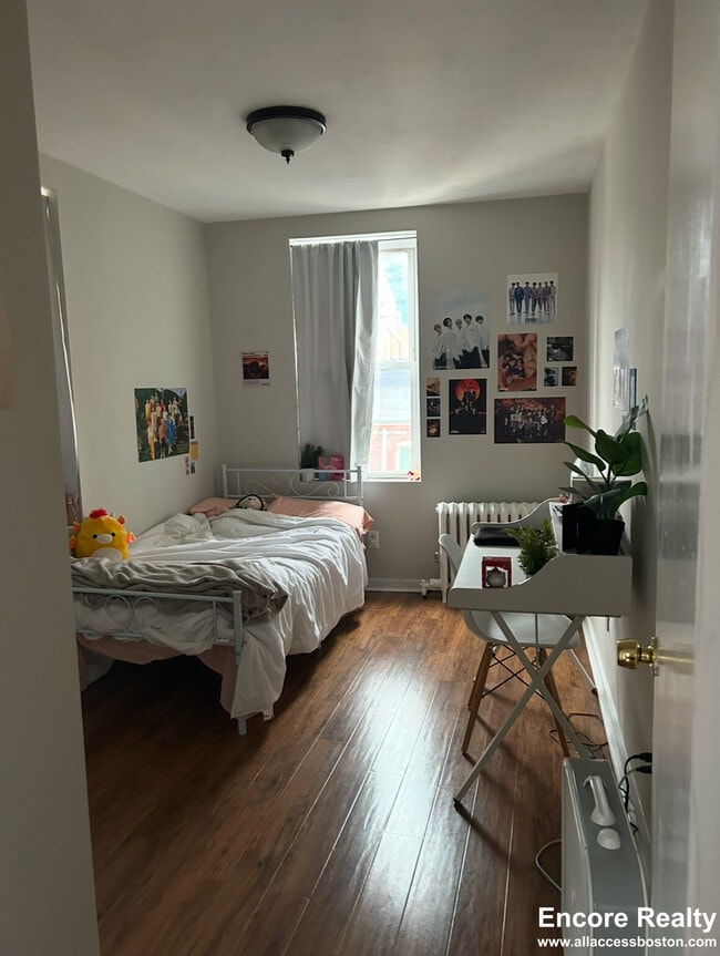 Building Photo - 224 Hanover St