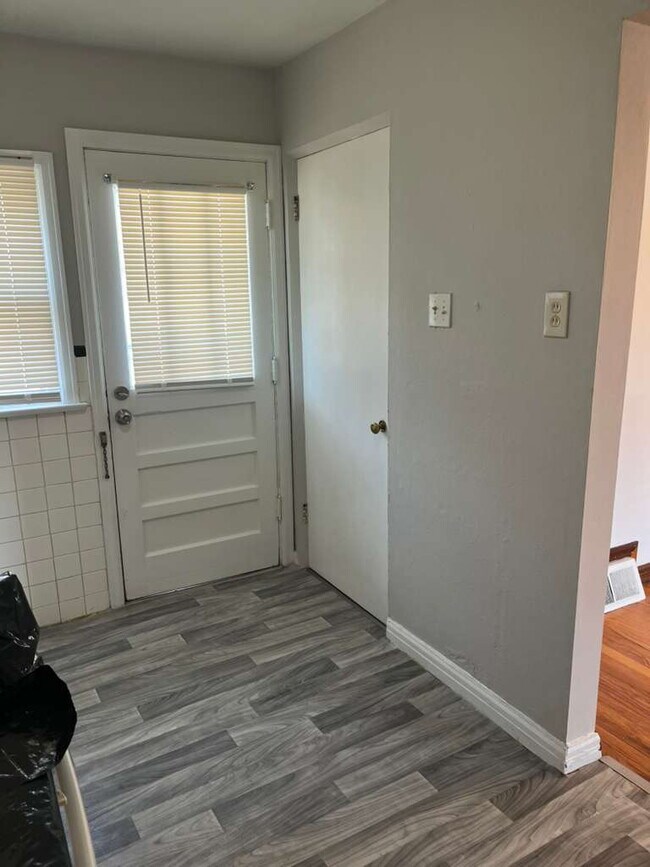 Building Photo - 9813 Lullaby Ln