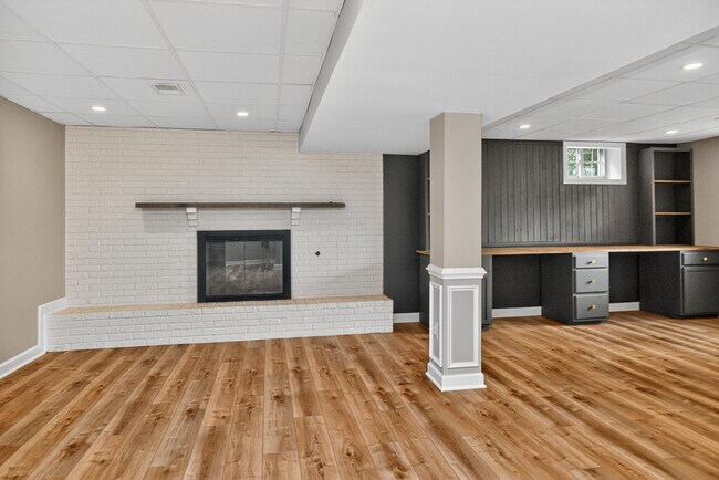 Building Photo - 433 Potomac Dr