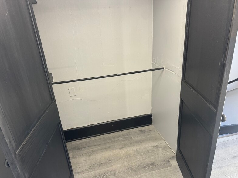 Building Photo - 706 Church St