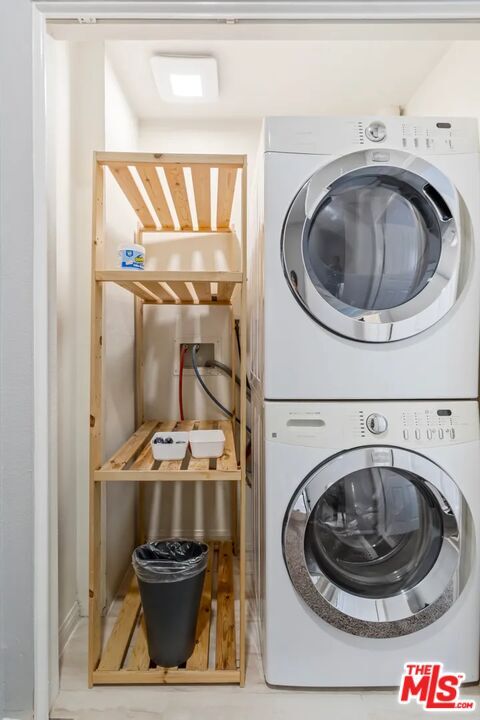 Building Photo - 12032 S Broadway