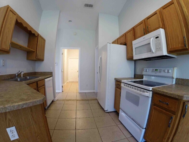 Building Photo - 4459 SW 99th St