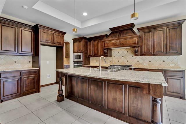 Building Photo - 425 El Camino Dr