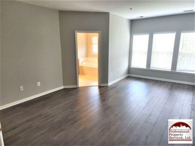 Building Photo - Price Reduction! Luxury Townhome!