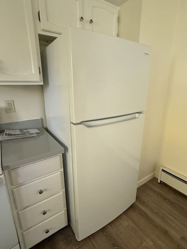 Building Photo - Country Living with a Recently Remodeled 2...