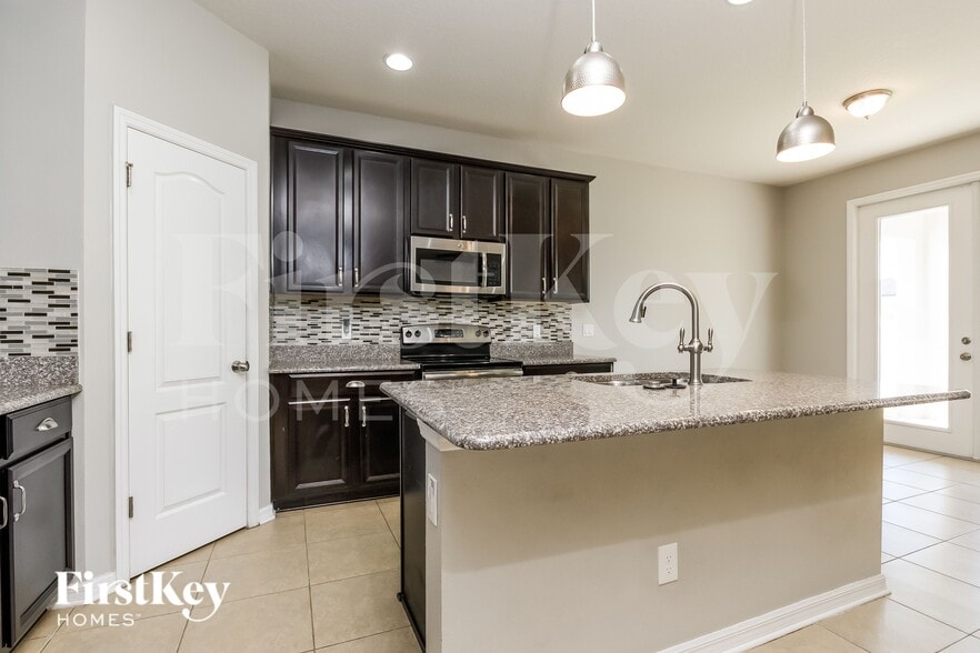 Building Photo - 2501 Isabela Terrace