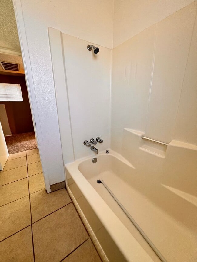 Building Photo - mg2624