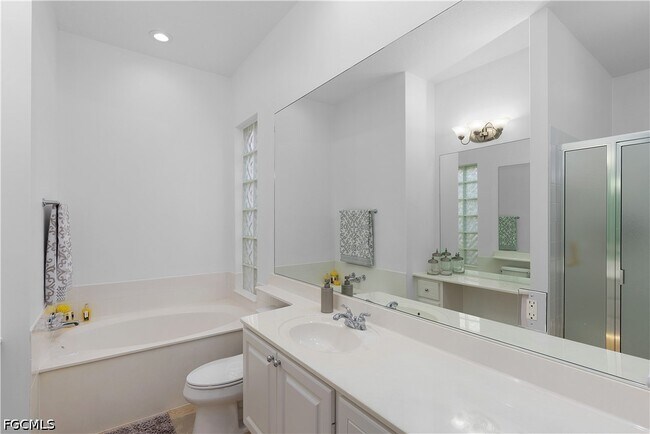 Building Photo - 7983 Valentina Ct