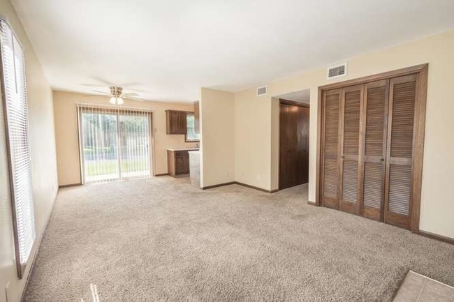 Primary Photo - 4-Plex