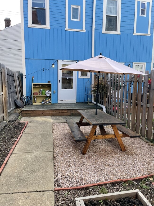 Building Photo - 23 Hays St