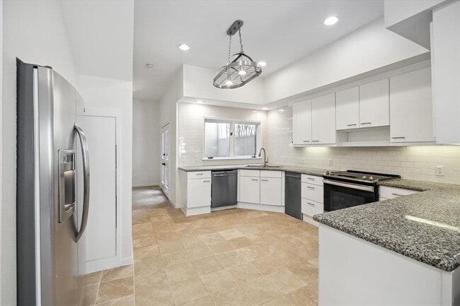Building Photo - 3222 Alabama Ct