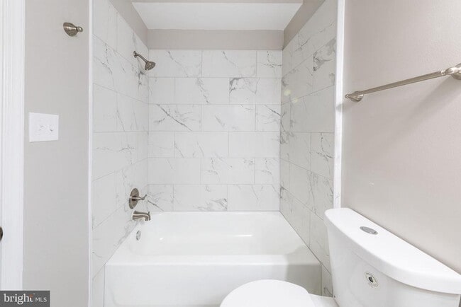 Building Photo - 344 Moseby Ct