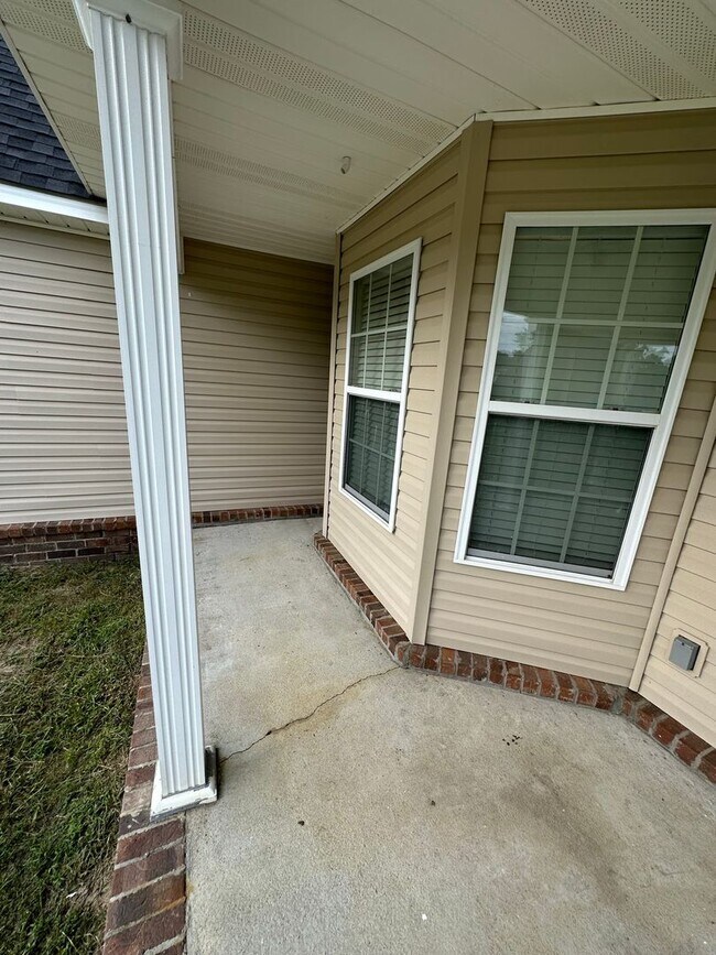 Building Photo - 789 Spence Dr