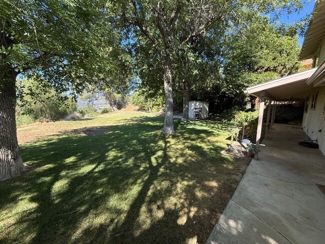 Building Photo - 4 Bedroom Home for Rent in Santa Clarita!