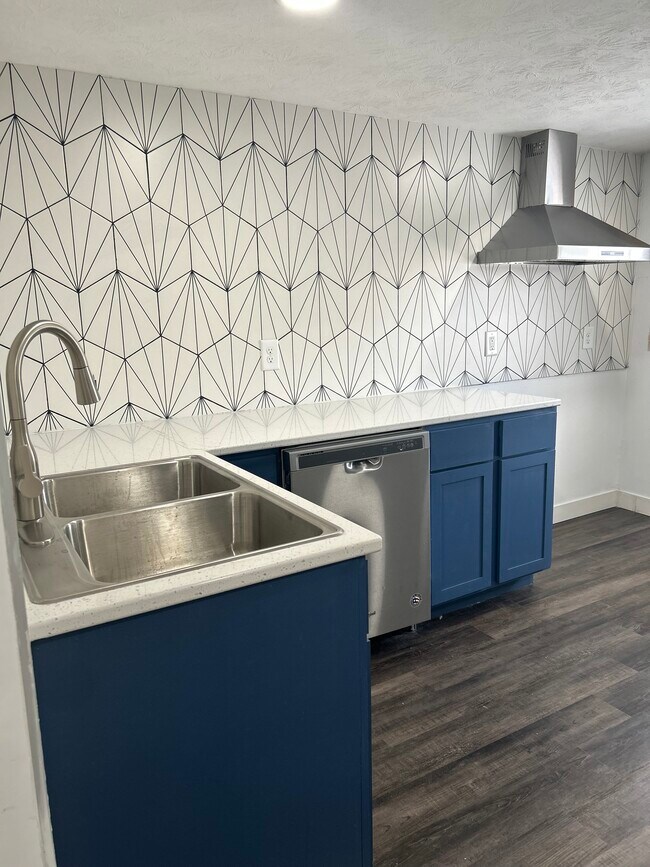 Building Photo - 1411 English Ave