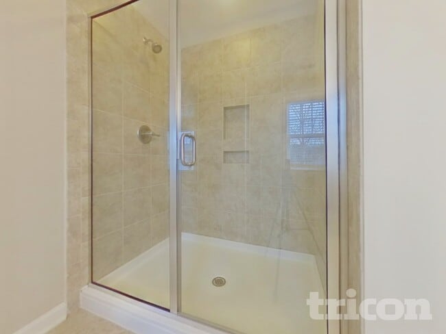 Building Photo - 318 Lanyard Ln