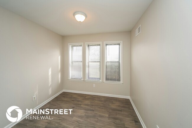 Building Photo - 3378 Hallshire Dr