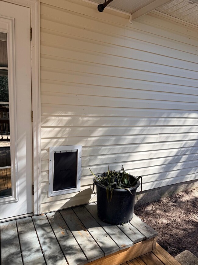 Building Photo - 205 Villacrest Dr