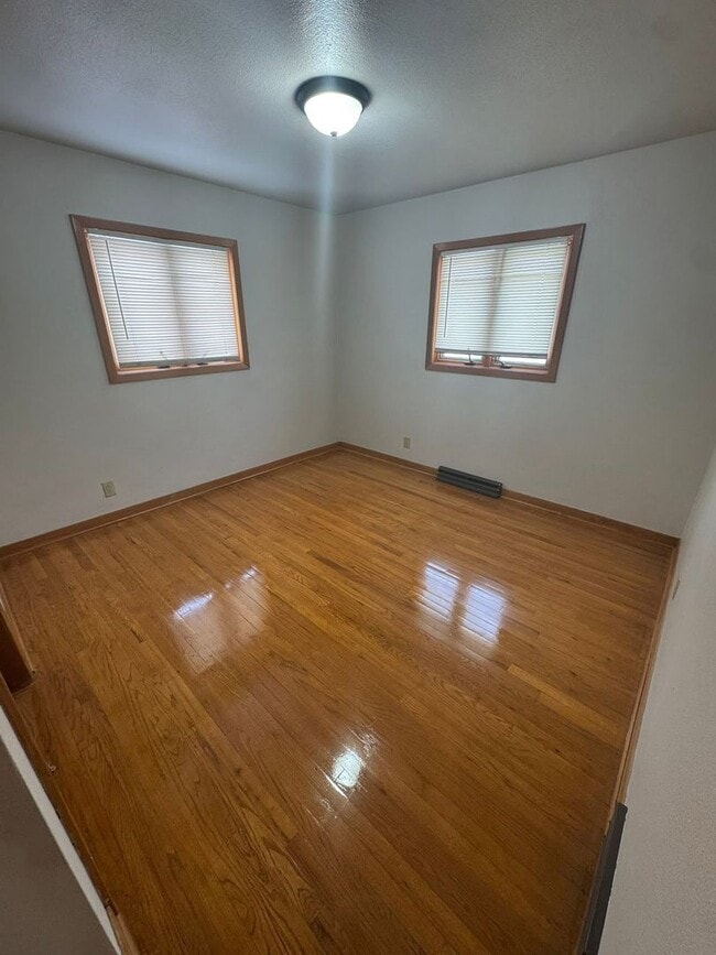 Building Photo - 934 S 28th St