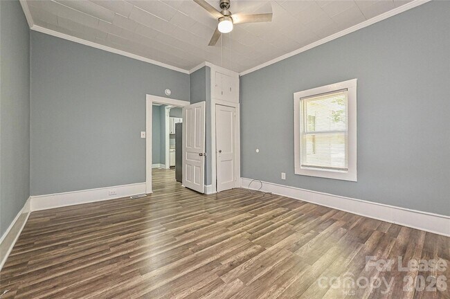 Building Photo - 408 S 12th St