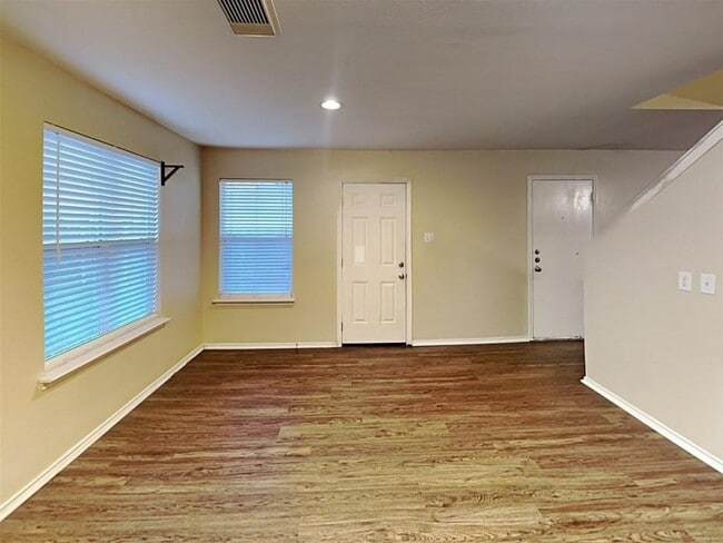 Building Photo - 3510 Avalon Castle Dr