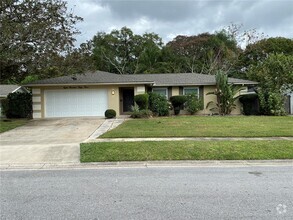 Building Photo - 853 Woodside Rd