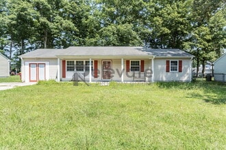 Building Photo - 523 Petty St