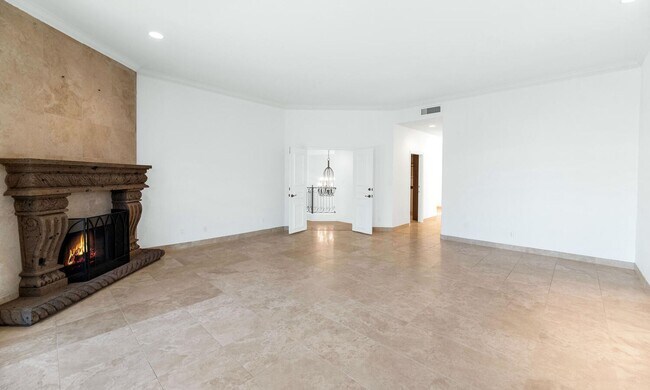 Building Photo - 7878 E Gainey Ranch Rd