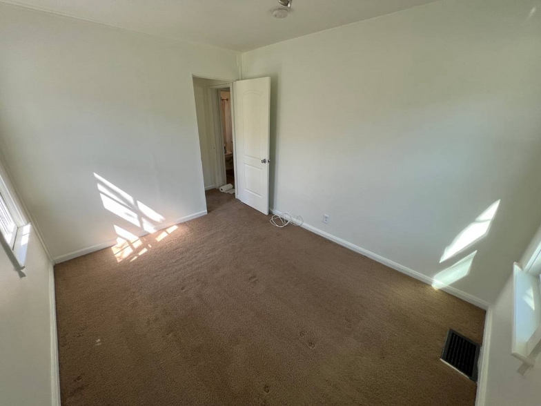 Building Photo - 1007 Gott St