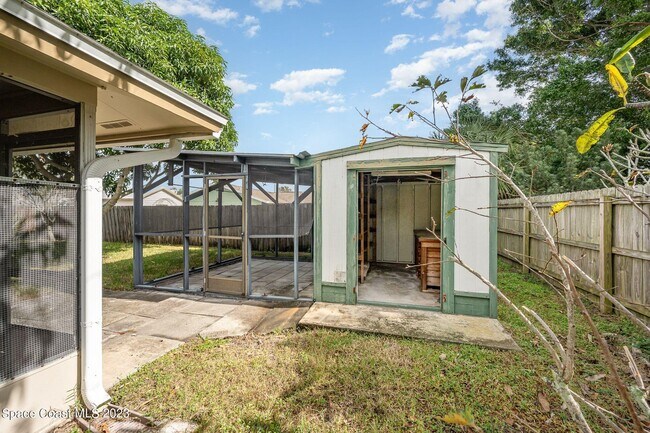 Building Photo - 511 Avignon Dr