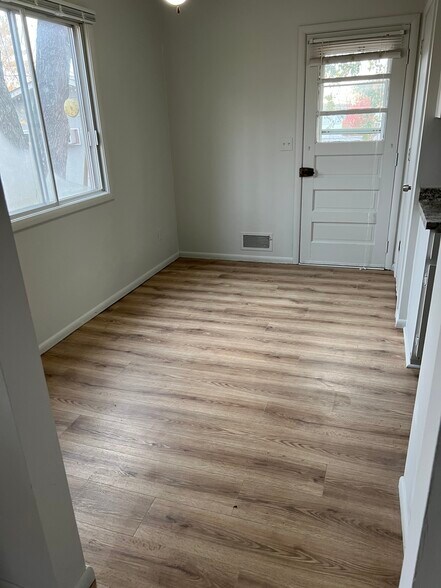 New kitchen Flooring - 5013 Shoreline Dr