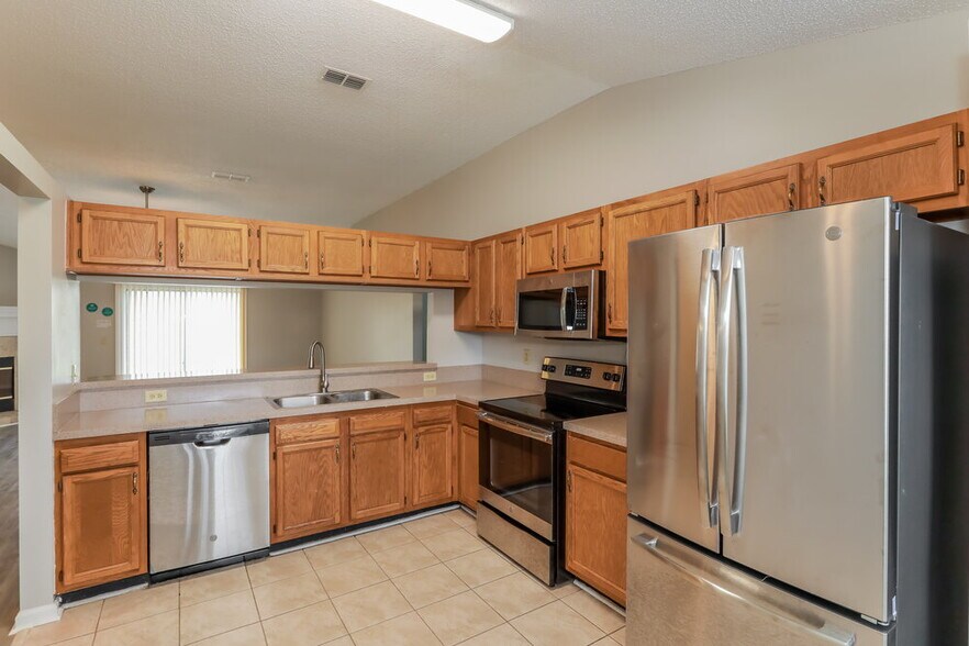 Building Photo - 3402 Westfield Dr