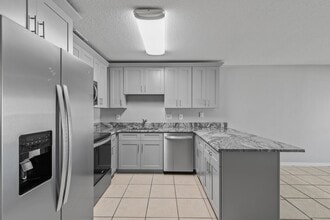 Building Photo - 3/2 Duplex near Sleepy Hollow Sports Complex in Leesburg