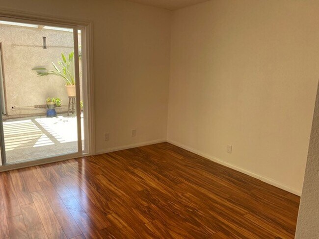 Building Photo - **Coming Soon** Modern Irvine Townhome in ...