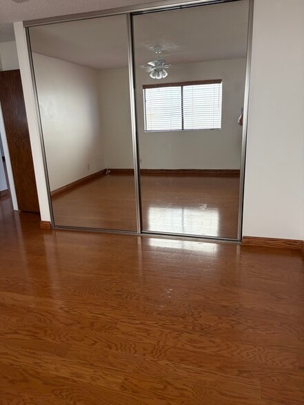 Building Photo - 1034 W 23rd St