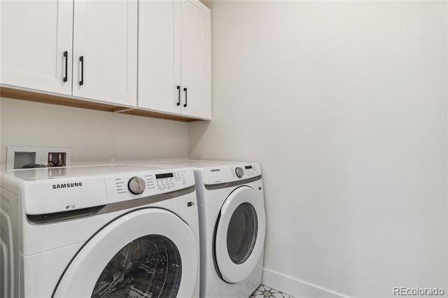 Building Photo - 8918 Whiteclover St
