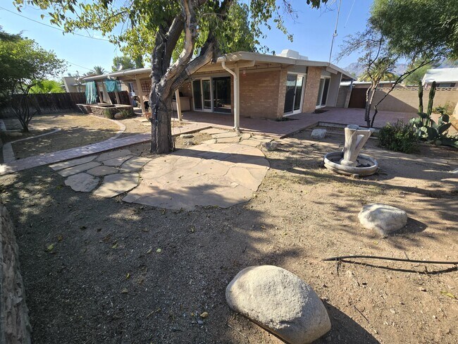 Building Photo - 7932 E Rosewood St