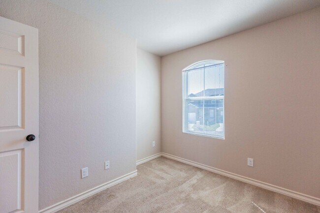 Building Photo - 7314 Colina Way #3
