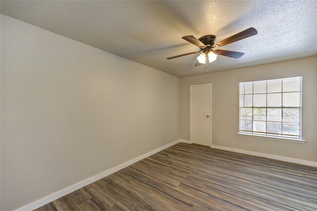 Building Photo - 6500 Sands Point Dr