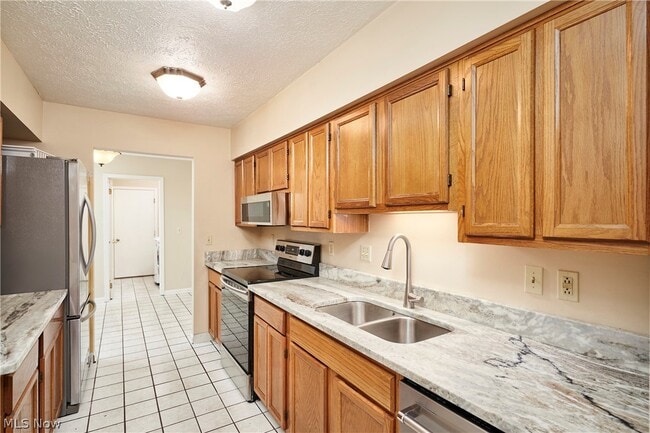 Building Photo - 7149 W Cross Creek Trail