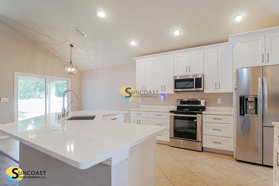 Building Photo - 121 Celtic Wedding Dr