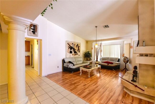 Building Photo - 2815 Via Bel Mondo St