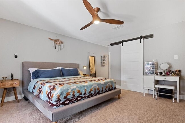 Building Photo - 3909 Holt Dr