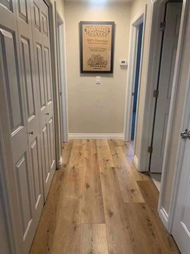 Building Photo - The Falls Upper Level 2 bed/2 bath condo w...