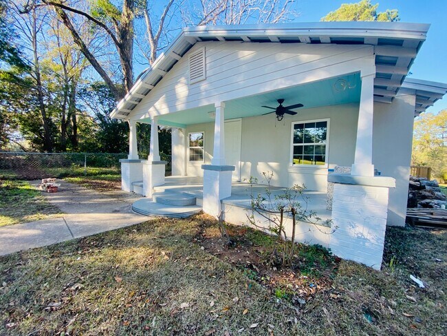 Primary Photo - 7527 Douglas StreetHouse A